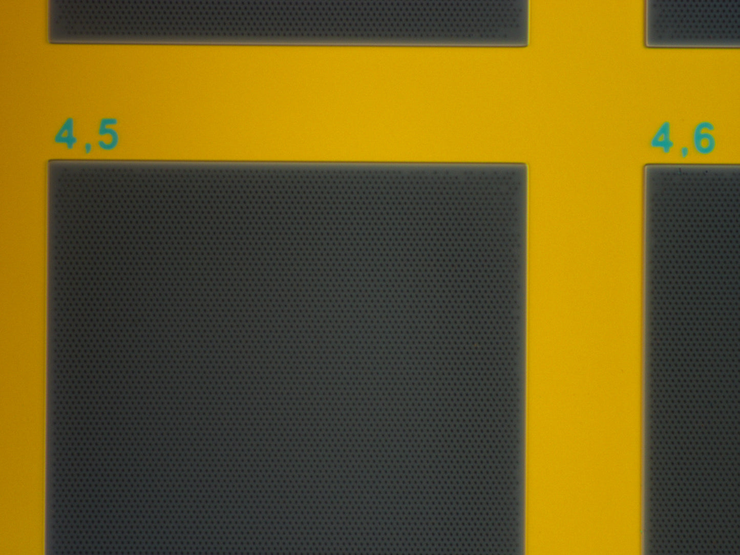 TEM grid with 500 nm holes in a 20 nm membrane (20 pack)